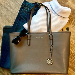 Michael Kors Jet Set Travel Top Zip Tote (cinder)